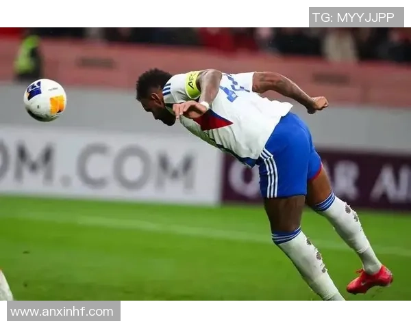 足球明星怒火中烧瞬间集锦揭示赛场背后的情感与压力 足球明星怒火中烧瞬间集锦揭示赛场背后的情感与压力